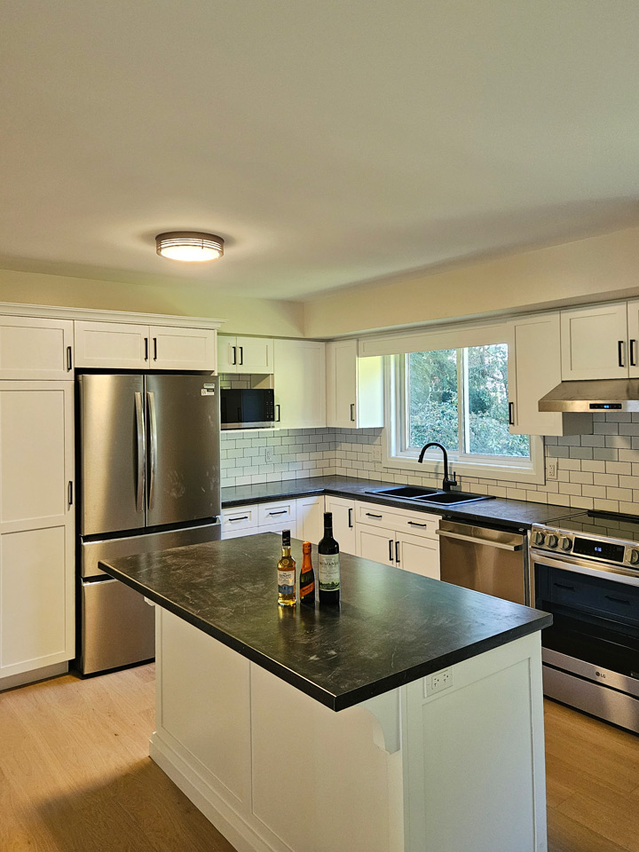 Elginfield Kitchen renovation after - Guelph General Contractor Home Renovation Bathroom Renovation Residential Renovation Toronto